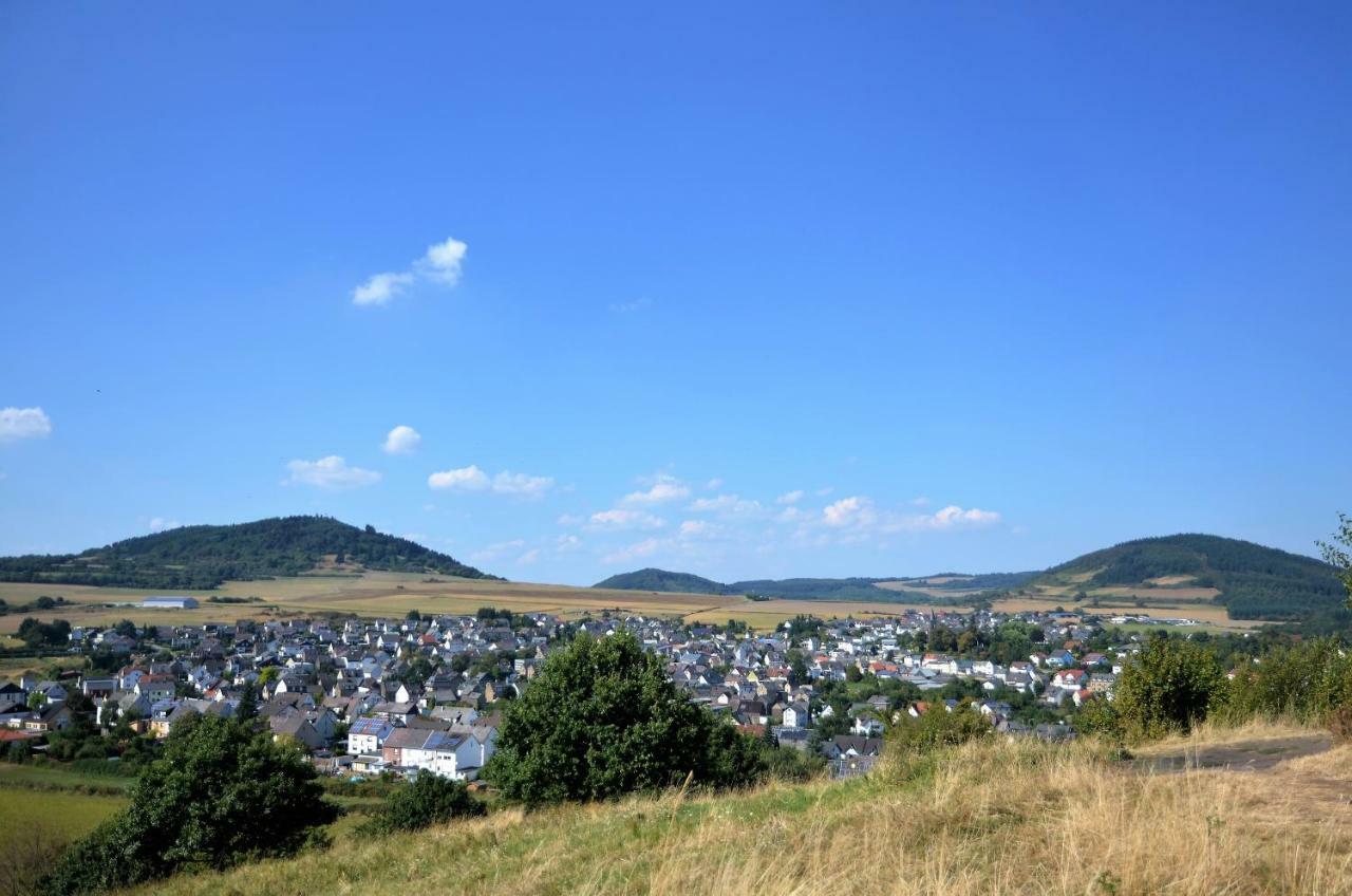 Ettringen  Gaestehaus Am Hochsimmer المظهر الخارجي الصورة